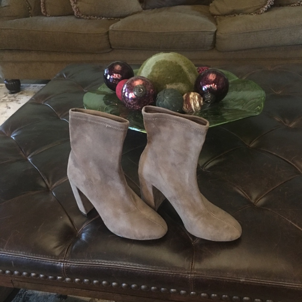 New BCBG  Suede Booties NWOT
